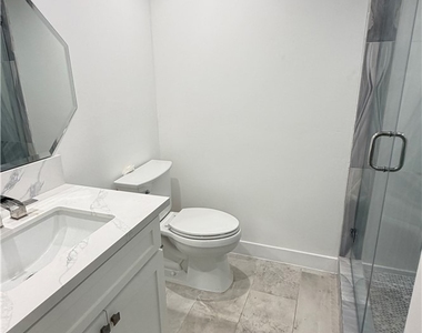 7257 Wilbur Avenue - Photo Thumbnail 9