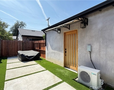 7257 Wilbur Avenue - Photo Thumbnail 2