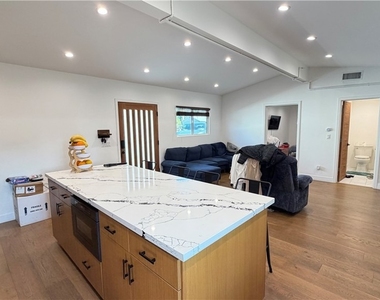 7257 Wilbur Avenue - Photo Thumbnail 3