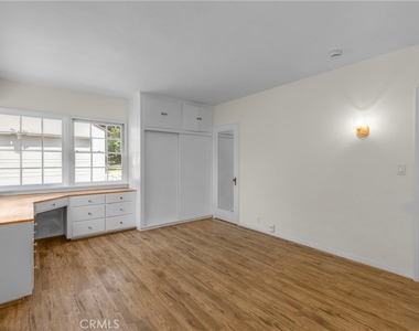 2151 N Altadena - Photo Thumbnail 16