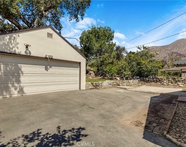 2151 N Altadena - Photo Thumbnail 15