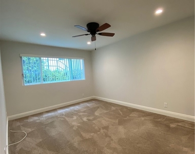 665 W 34th - Photo Thumbnail 11