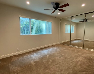 665 W 34th - Photo Thumbnail 4
