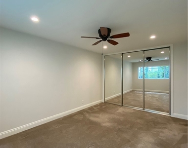 665 W 34th - Photo Thumbnail 10