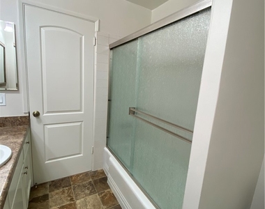 665 W 34th - Photo Thumbnail 7