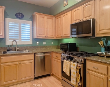 328 E Imperial - Photo Thumbnail 6