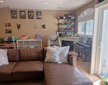 328 E Imperial - Photo Thumbnail 3