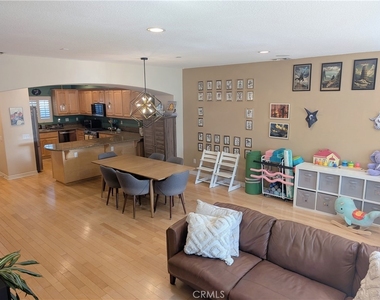 328 E Imperial - Photo Thumbnail 2
