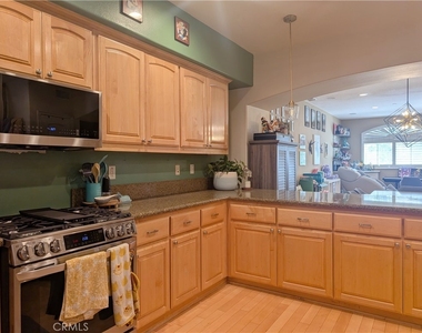 328 E Imperial - Photo Thumbnail 7
