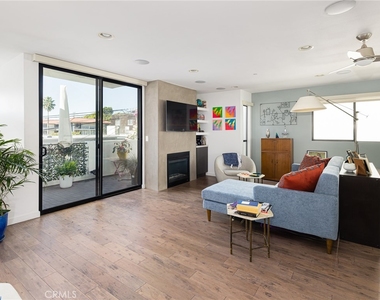 121 E Walnut - Photo Thumbnail 6