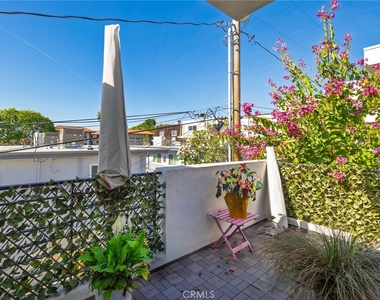 121 E Walnut - Photo Thumbnail 9