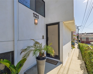 121 E Walnut - Photo Thumbnail 3