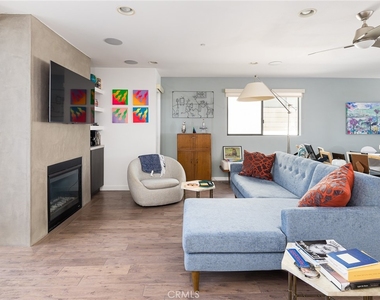 121 E Walnut - Photo Thumbnail 5
