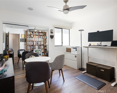 121 E Walnut - Photo Thumbnail 27