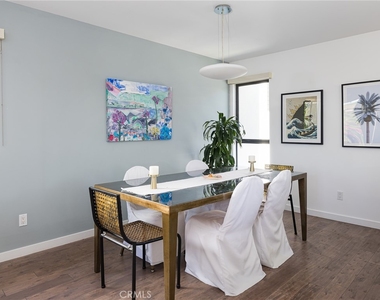 121 E Walnut - Photo Thumbnail 12