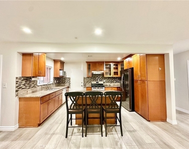 6351 Marcella Way - Photo Thumbnail 4
