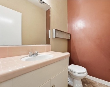 1163 N Lincoln - Photo Thumbnail 18