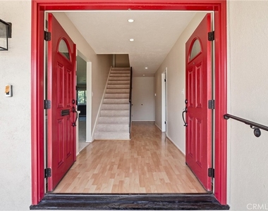 1163 N Lincoln - Photo Thumbnail 2