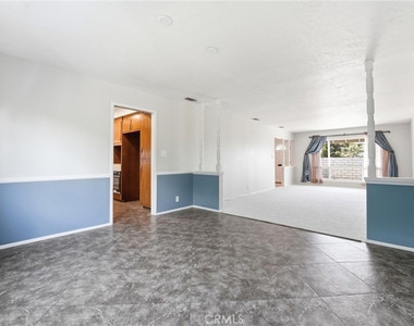 1163 N Lincoln - Photo Thumbnail 12