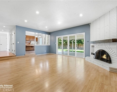 1163 N Lincoln - Photo Thumbnail 5