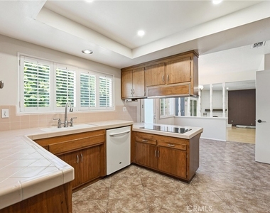 1163 N Lincoln - Photo Thumbnail 11