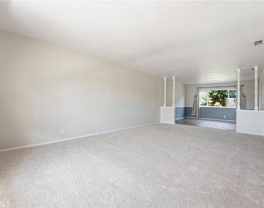 1163 N Lincoln - Photo Thumbnail 4