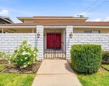 1163 N Lincoln - Photo Thumbnail 1