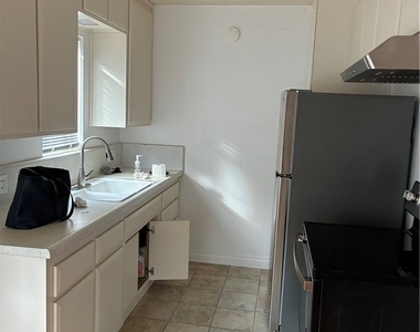 1525 E 2nd Street - Photo Thumbnail 2