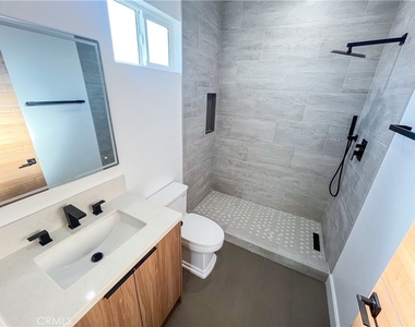 1816 1 S Hauser Boulevard - Photo Thumbnail 5