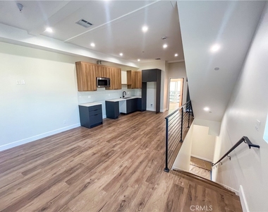1816 1 S Hauser Boulevard - Photo Thumbnail 12