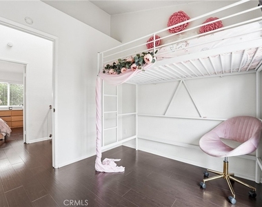 334 S Walnut Unit D (11) - Photo Thumbnail 10
