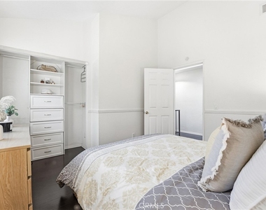 334 S Walnut Unit D (11) - Photo Thumbnail 17