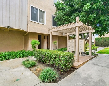 334 S Walnut Unit D (11) - Photo Thumbnail 19