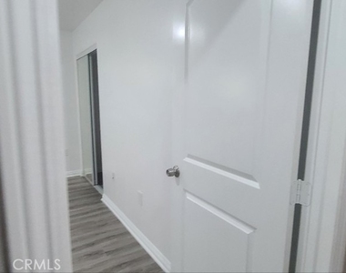 10613 1/2 S Broadway - Photo Thumbnail 17
