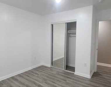 10613 1/2 S Broadway - Photo Thumbnail 19