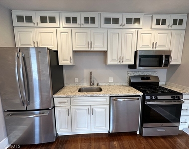 633 W Maple Avenue - Photo Thumbnail 13