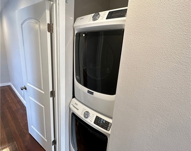 633 W Maple Avenue - Photo Thumbnail 15
