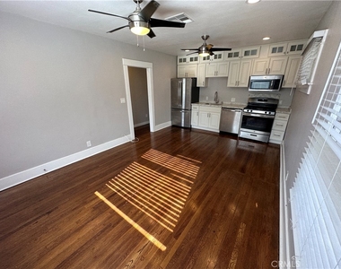 633 W Maple Avenue - Photo Thumbnail 8