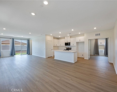 1231 Trojan Circle - Photo Thumbnail 17