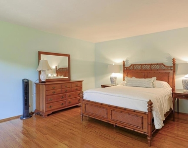 610 Country Club - Photo Thumbnail 43