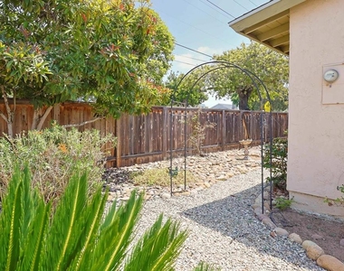 610 Country Club - Photo Thumbnail 58