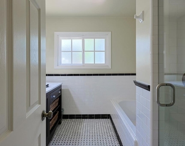 610 Country Club - Photo Thumbnail 29