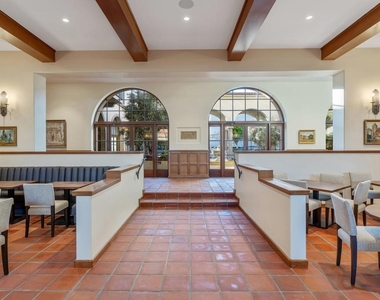 88 N Oakland Avenue - Photo Thumbnail 18