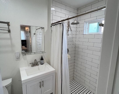1907 Graydon Avenue - Photo Thumbnail 7