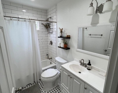 1907 Graydon Avenue - Photo Thumbnail 9