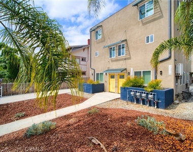 3019 S Raymond Avenue - Photo Thumbnail 12