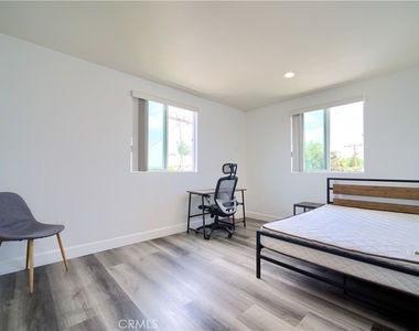 3019 S Raymond Avenue - Photo Thumbnail 10