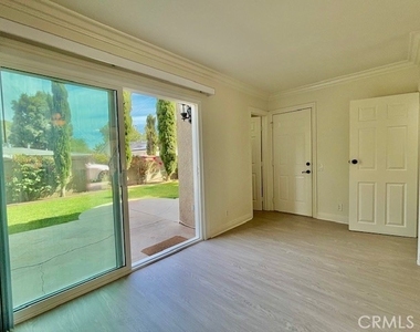 2558 Orange Avenue - Photo Thumbnail 21