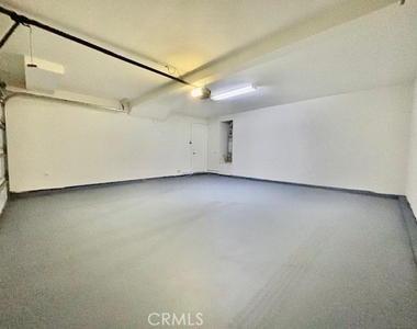 2558 Orange Avenue - Photo Thumbnail 24