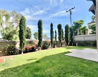 2558 Orange Avenue - Photo Thumbnail 4